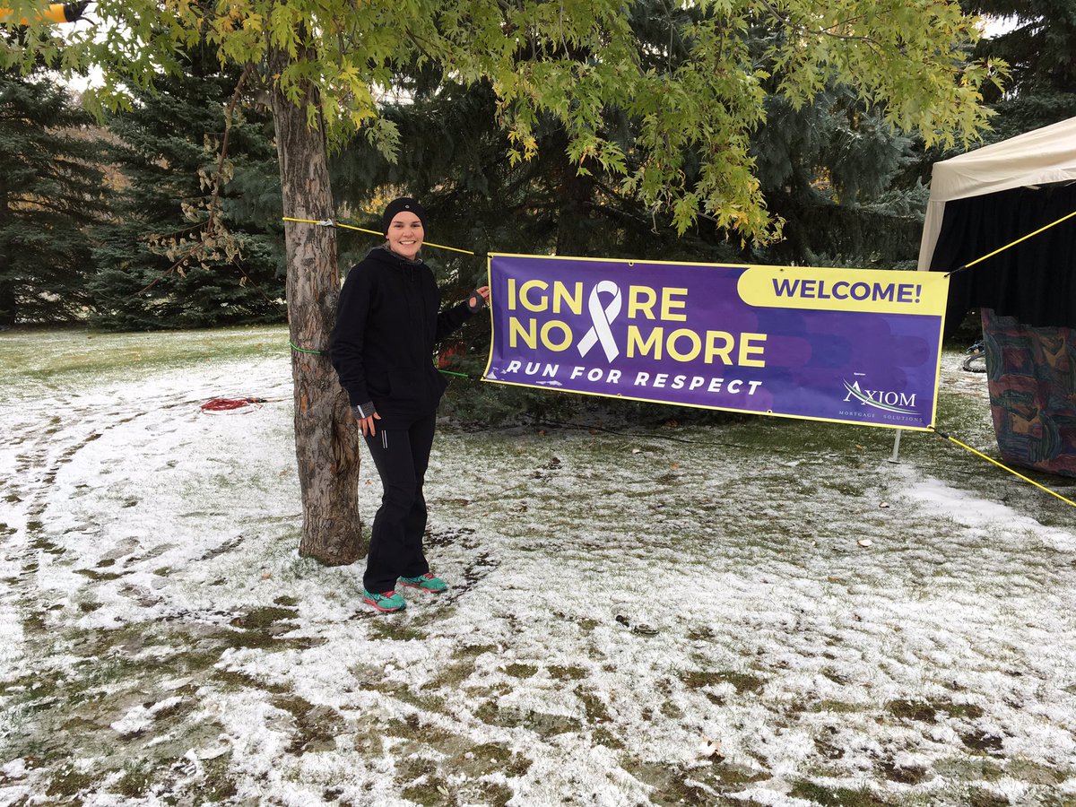 Jahoofka's tweet photo. Chilly 3km run on this #SundayMorning with my @Spinunity loves at #IgnoreNoMore #runforrespect #awareness #EndViolence 💙 https://t.co/ryCXHPJ71I