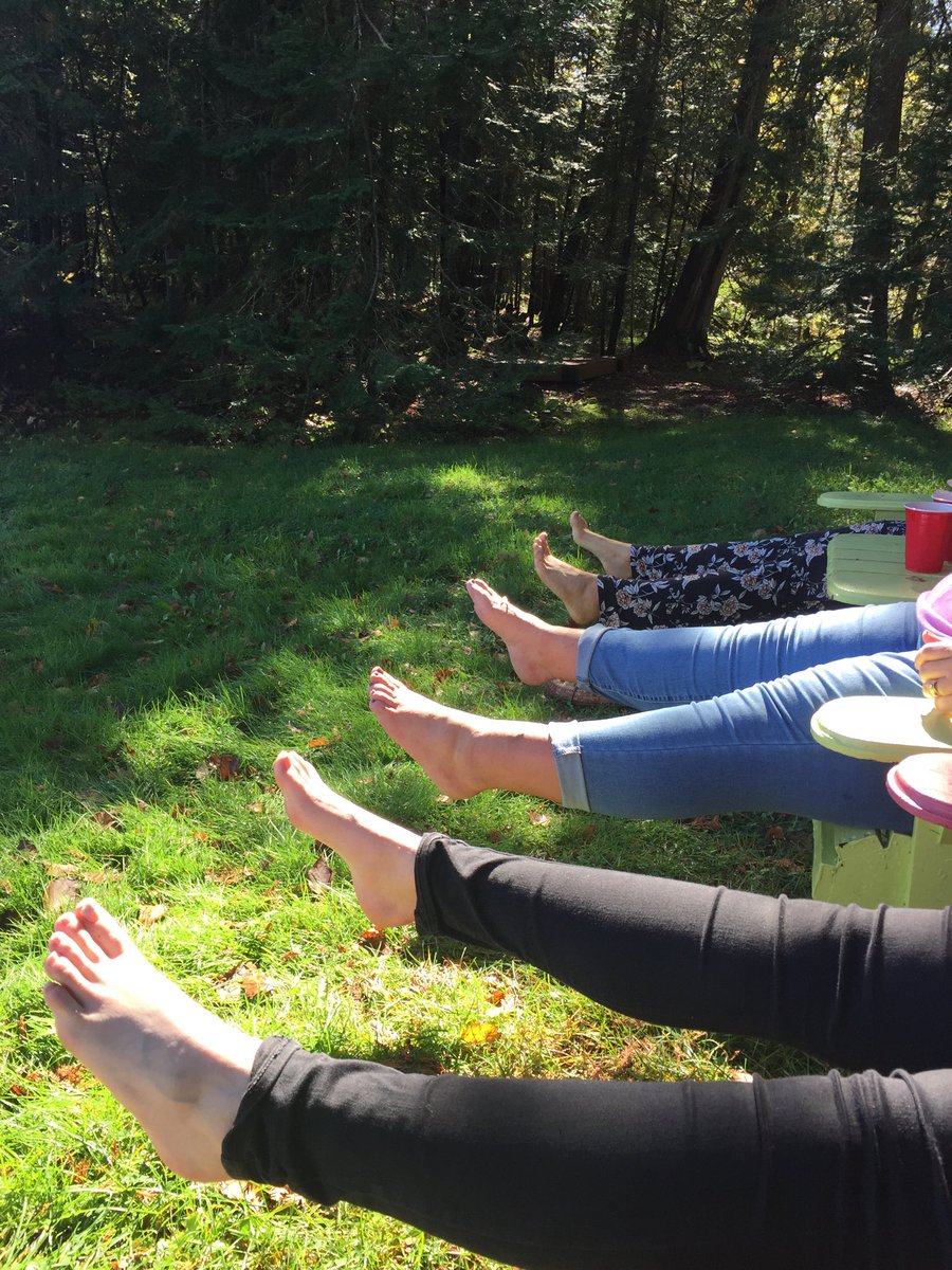 BrantfordSuper's tweet photo. Thanksgiving with all my girls. Swimming, turkey and bare feet in the grass. Weather is awesome in Muskoka! https://t.co/dqvDGP7IV9