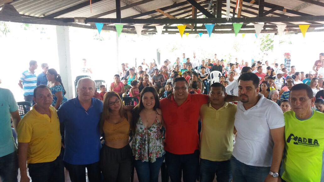 SergioBarraza_'s tweet photo. En Polo Nuevo con el Dr Edgardo Martes, más de 500 personas respaldando las aspiraciones de candidata a la @CámaraColombia Jezmi Barraza. https://t.co/6x4iJJgj0P