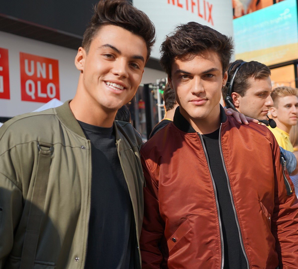 TRL's tweet image. 24 hrs to follow, RETWEET and tag five friends--all six of you could win signed #dolantwins photos!
