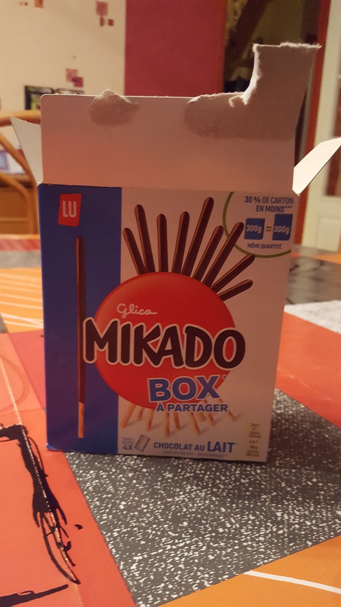 FabDELABROYE's tweet photo. Dis donc @MikadoFR,  il y aurait  moyen d'economiser encore plus de carton là ? Non ? #ecologie #bienmaispeutmieuxfaire https://t.co/CPvpRhiPqZ