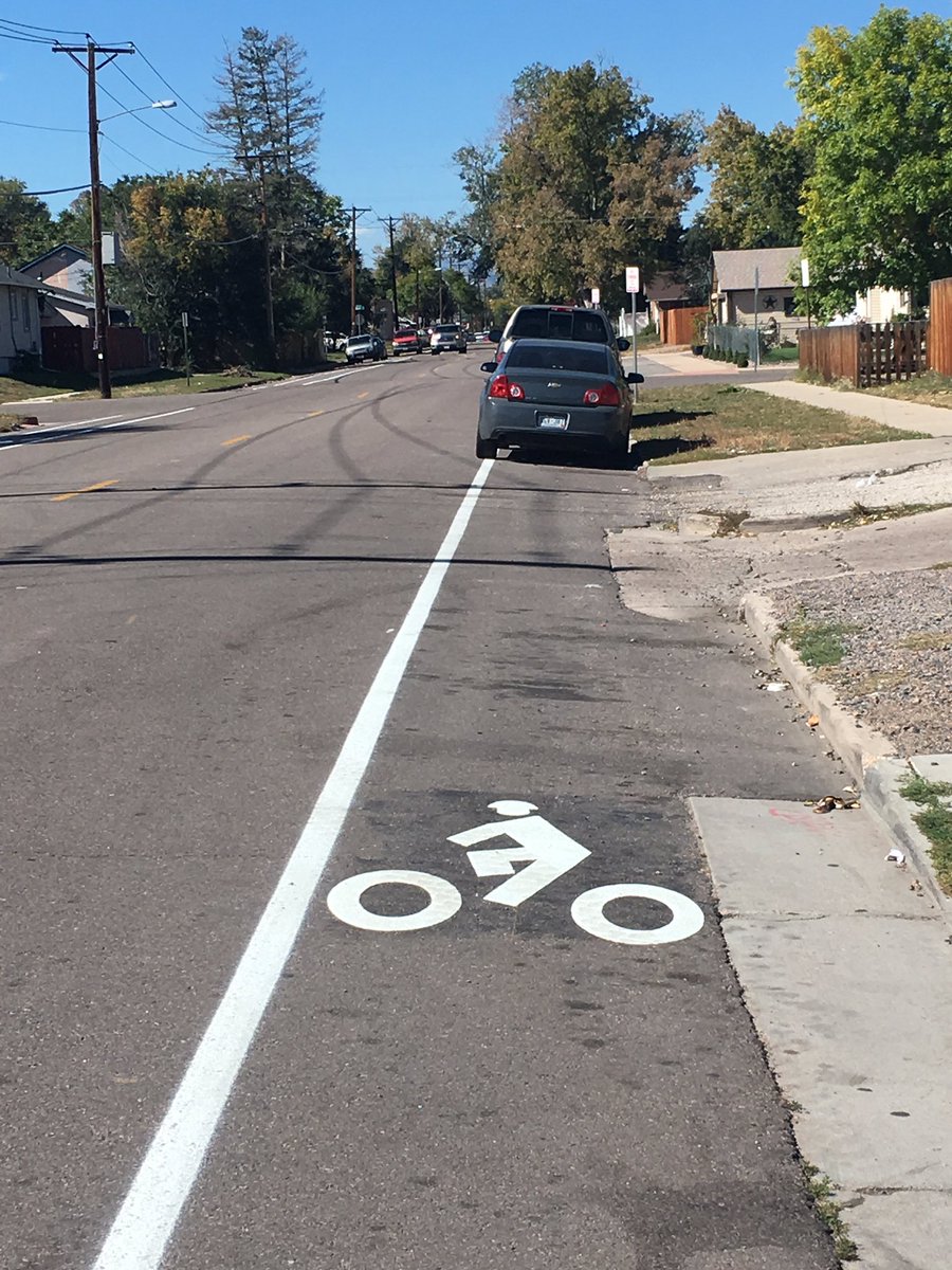 BarnumDenver's tweet photo. Bike lane fail #moveyourcars #Barnum https://t.co/u23p9niEVV
