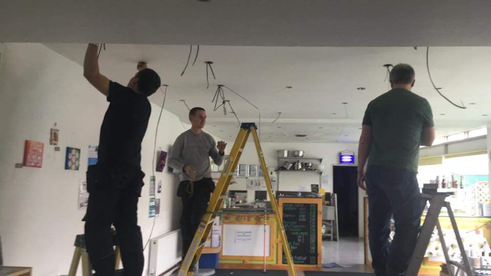 bitznpcz's tweet image. Any #electricians got an hour or two to spare next Sunday (15/10)? We're continuing installing light fittings at #MonkeyPark #Chesterfield 👍