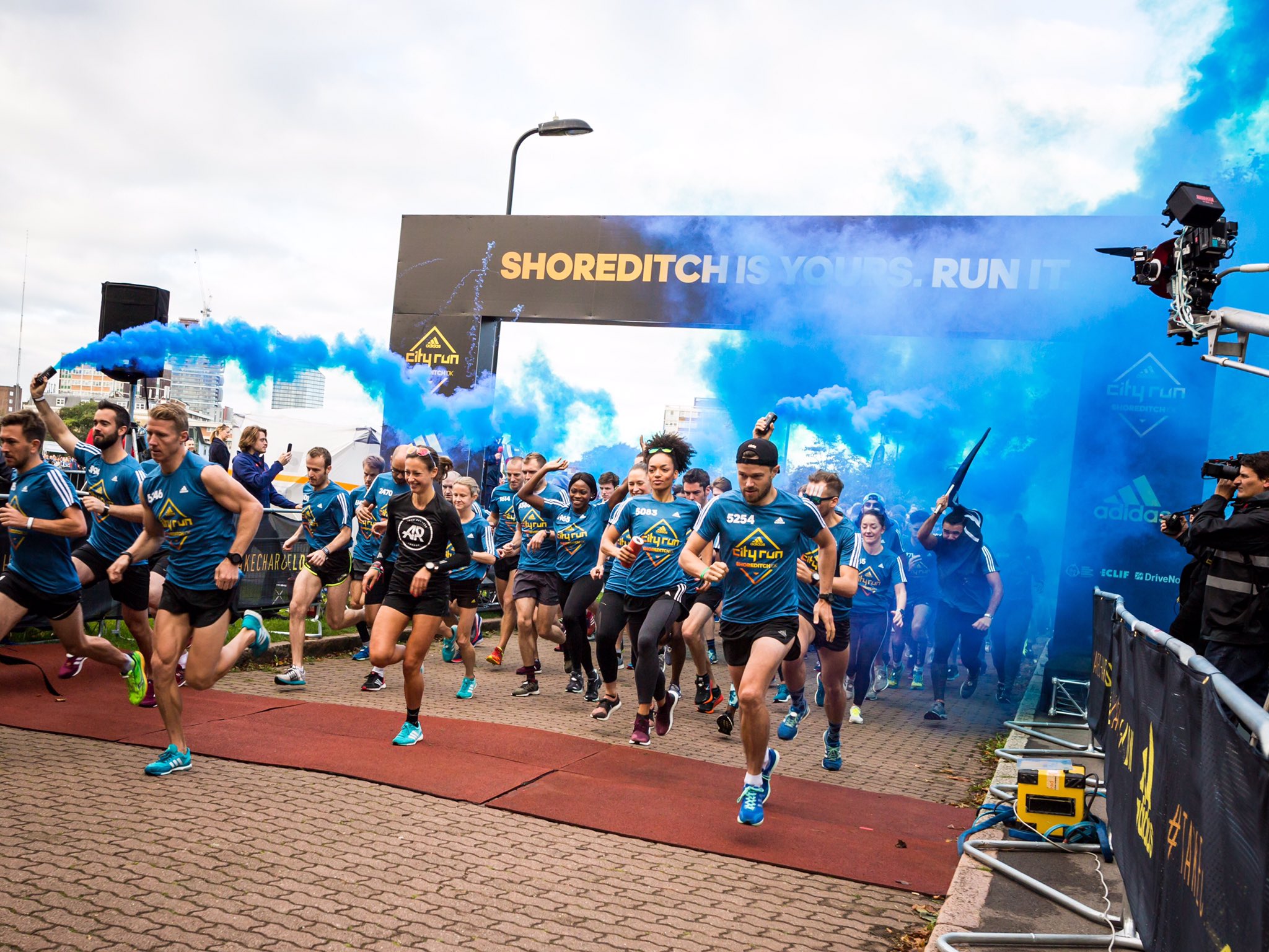 adidas UK on Twitter: "adidas Runners, by a passion to run the streets of London. #TakeChargeLDN https://t.co/6Ab0IbLoJu" / Twitter