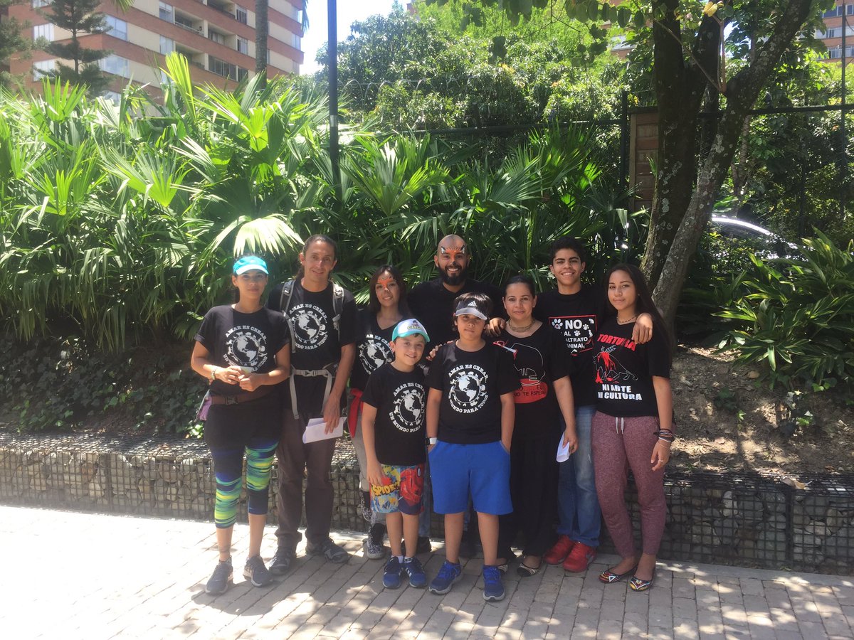 JDactivistas's tweet photo. Hermosa caminata a favor de los que no tienen voz #antitaurinos #marcha #protetion #MejorUnidos #Animalitos @AnimaNat_Col @habitanteanimal👌🏼 https://t.co/ZEz2wTvbux
