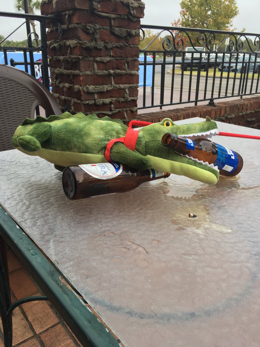 KLBDIKNATION's tweet photo. @Insanity_Ball new diks mascot #boxwine #cominginhot https://t.co/JOwl7lkNNj