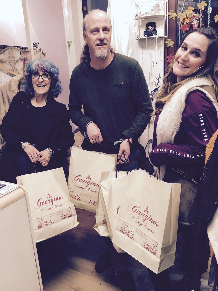 GeorginasVintag's tweet photo. We love it when the Cooper family comes for a visit! #cooperlove #happycustomers #georginasvintagecouture https://t.co/Hmc75RVh6q