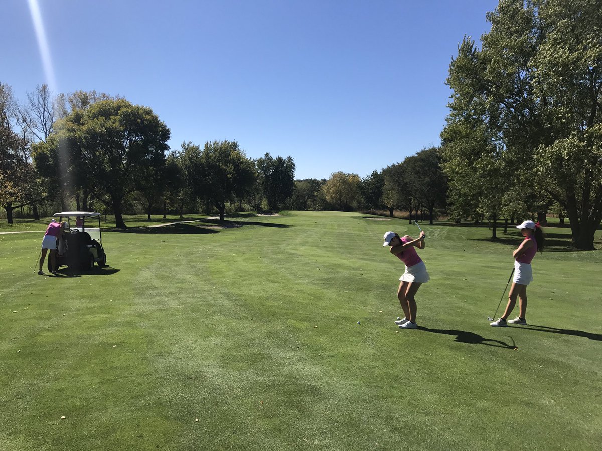 RamblersWGolf's tweet photo. Practice Round here in Iowa #LUWGolf #onwardLU https://t.co/9iGjAItuXl