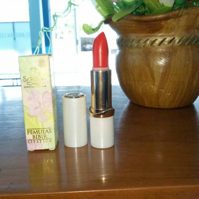diah_asriati's tweet photo. Saya menjual Lipstick sariayu seharga Rp25.000. Dapatkan produk ini hanya di Shopee! https://t.co/NNJPdLKA8I #ShopeeID https://t.co/G72PB3tkAI