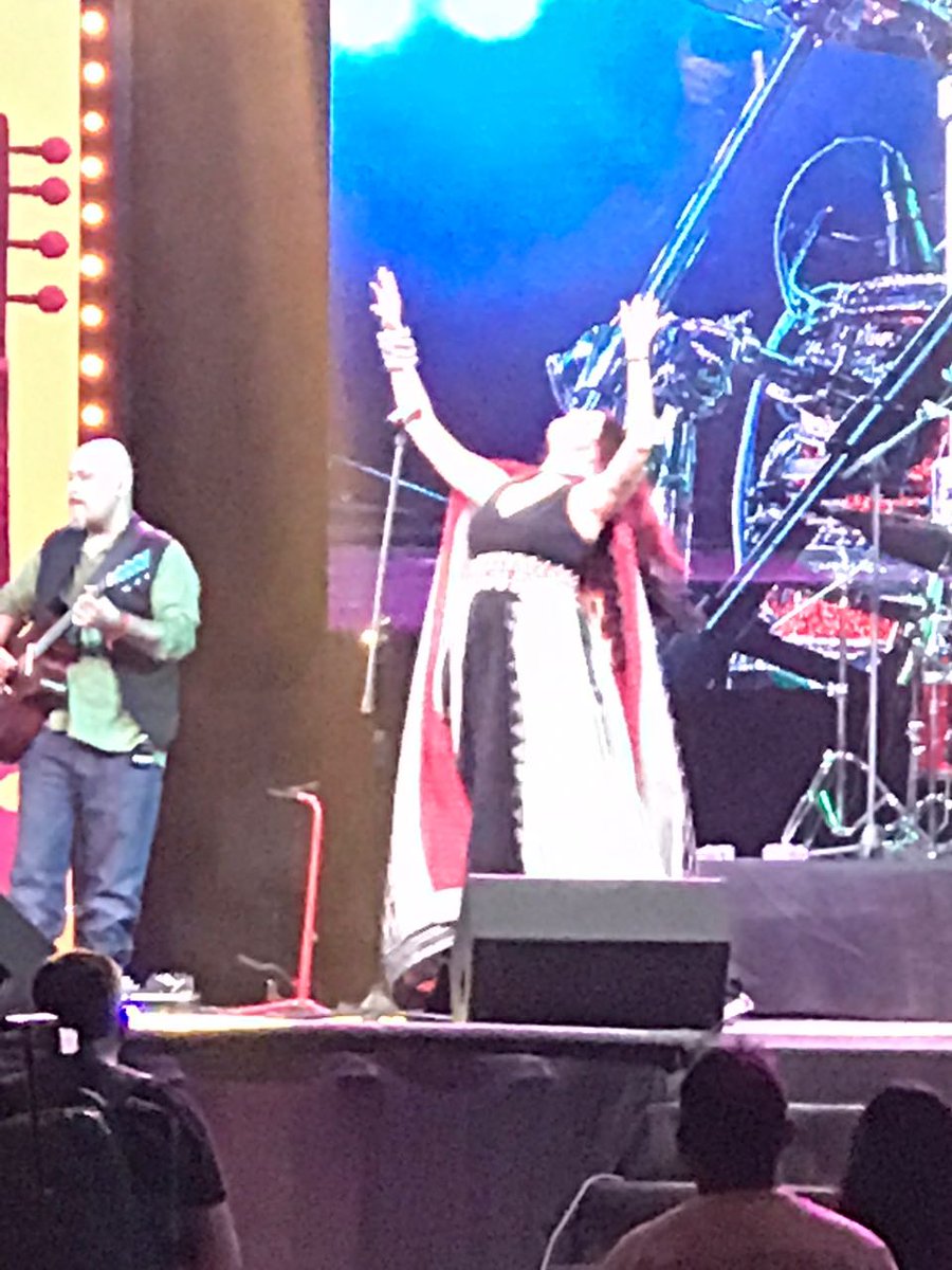 ketanranga's tweet image. Last and the happening, entertaining rockstar @sonamohapatra @PaddyFieldsFest . Super energy and watta peformance