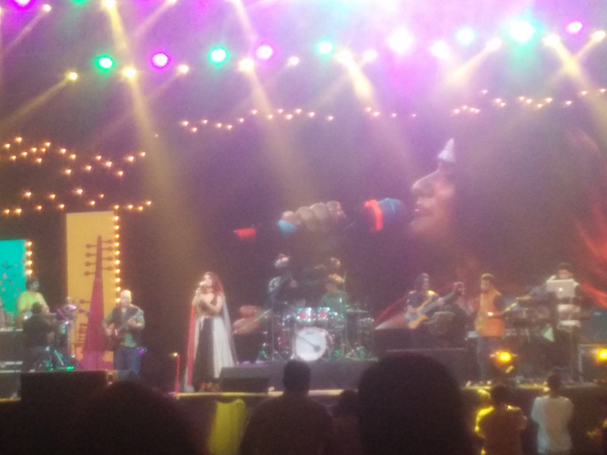 ketanranga's tweet image. Last and the happening, entertaining rockstar @sonamohapatra @PaddyFieldsFest . Super energy and watta peformance