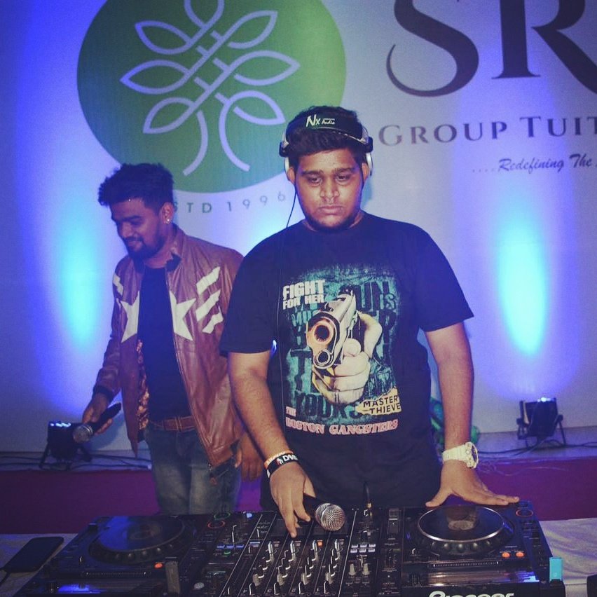 DjAtul02's tweet photo. #DjAtul
#DjLYF https://t.co/uXVMIRHc2b