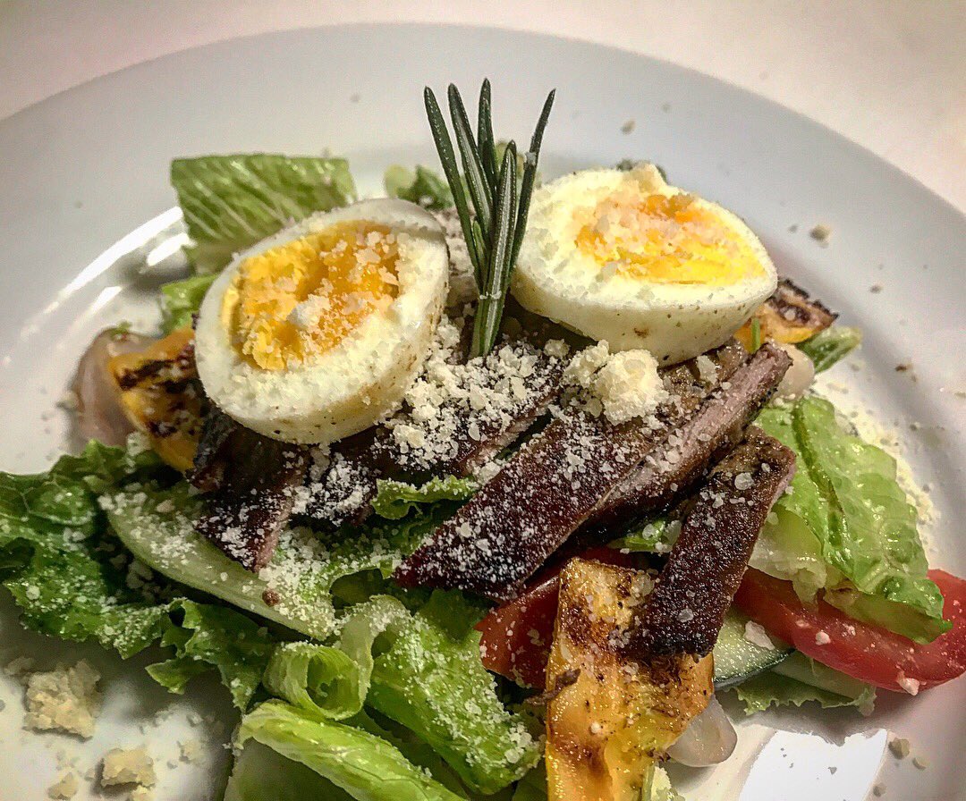 DinnerBellDine's tweet photo. You DO win friends w this #salad! #eathealthy https://t.co/RK2m1BIS9x