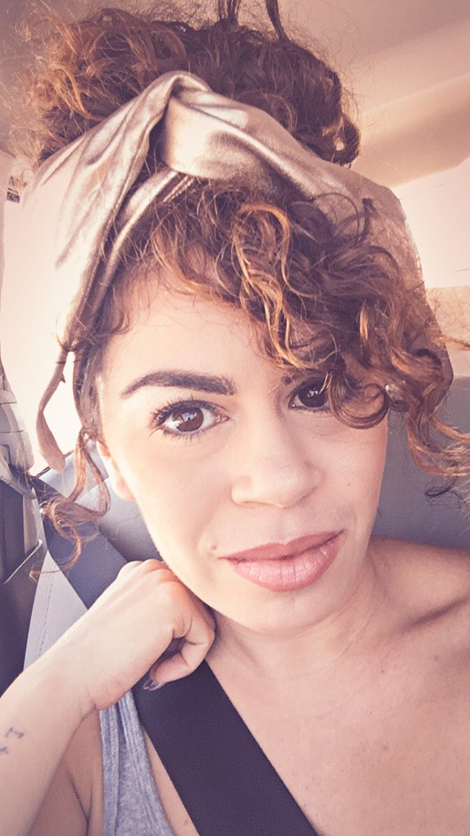 laura_stahl's tweet photo. 👋 y’all. #trafficselfie #noimnotdriving #worstnavigatorever https://t.co/o0N41v8Fcw