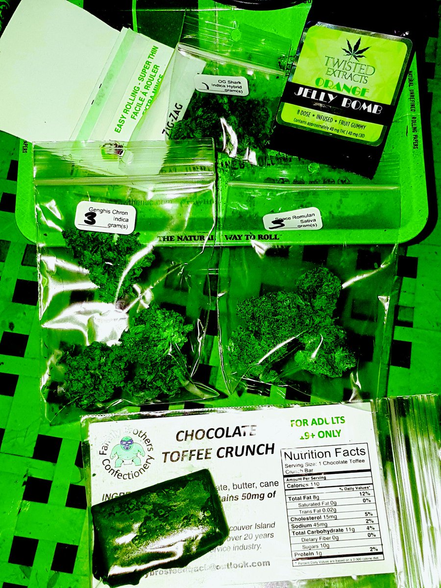 ineedmorepaper's tweet photo. Getting lit tonight #OGShark #GenghisChron #SpaceRomulan #JellyBomb #ToffeeCrunch  😍👽🙃😪 https://t.co/7gEk6122qQ