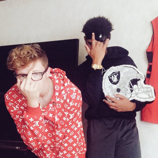 3dayMGMT's tweet image. fuck whatchu think 👎🏽👎🏽 
@tristantrillxx