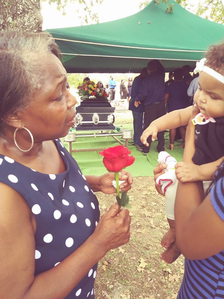 FoolieTwoTxxmes's tweet photo. 🌎👑👑♥️💔💙✝️💪🏿
#MyMama
#MyMamas
#LongLiveTrellWilliams https://t.co/FCroJPm32k