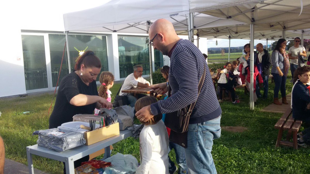 SoprArcheologia's tweet photo. Conosciamo i muri antichi e li abbattiamo nel futuro 🙋🙌🙅🙆👧👦👨👩
#Capena #LucusFeroniae #FamigliealMuseo con @famigliealmuseo https://t.co/Q6mBcLFht2