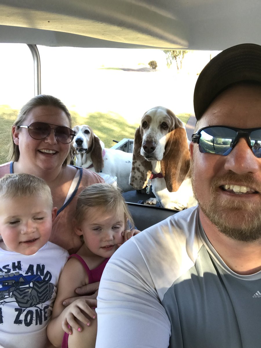 ALindloff_GCS's tweet photo. Life is good #familytime #sundaydrive #watchingwater #Overseed2017 #bccturf https://t.co/gH7tmxKfKX