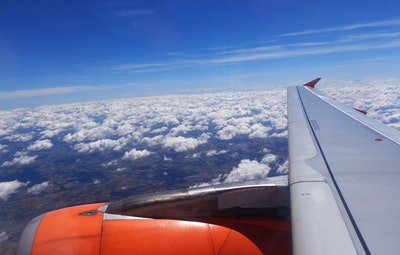 modhop's tweet photo. Popcorn clouds are cool. 🍿 🌥 Photo By Chris Barbalis | Unsplash 
 #airtraveler #oceanairtravels  #airtravelproblems #airtravel101 https://t.co/GEv4h6VMJo