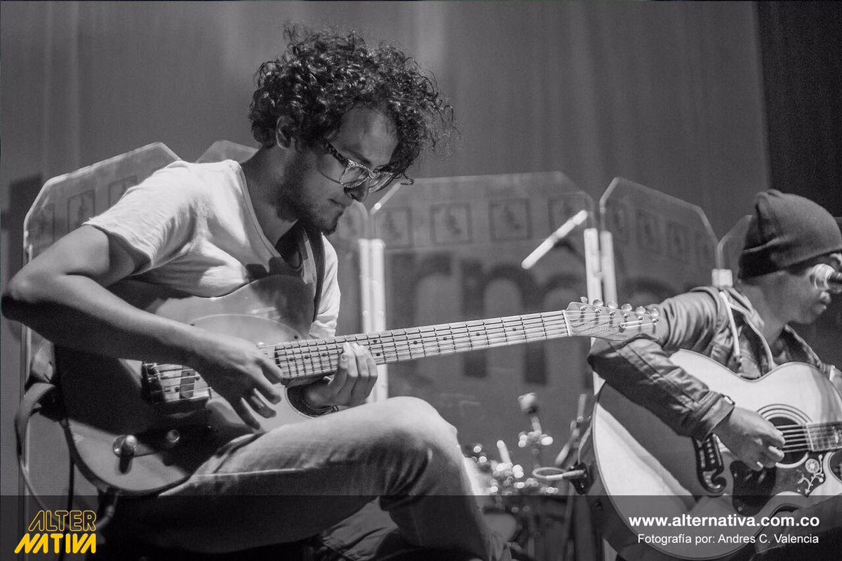 🎸🎸🎸🎸 <a href="/_Santacarmen/">Santacarmen</a> en Manizales hace unos días ✈️