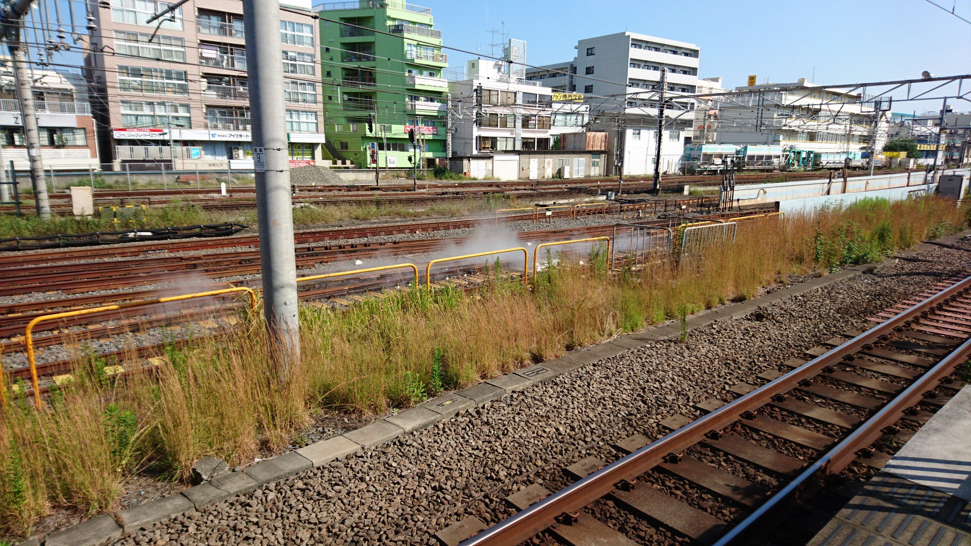 中野駅 線路から出てる煙はなぁに Twitter