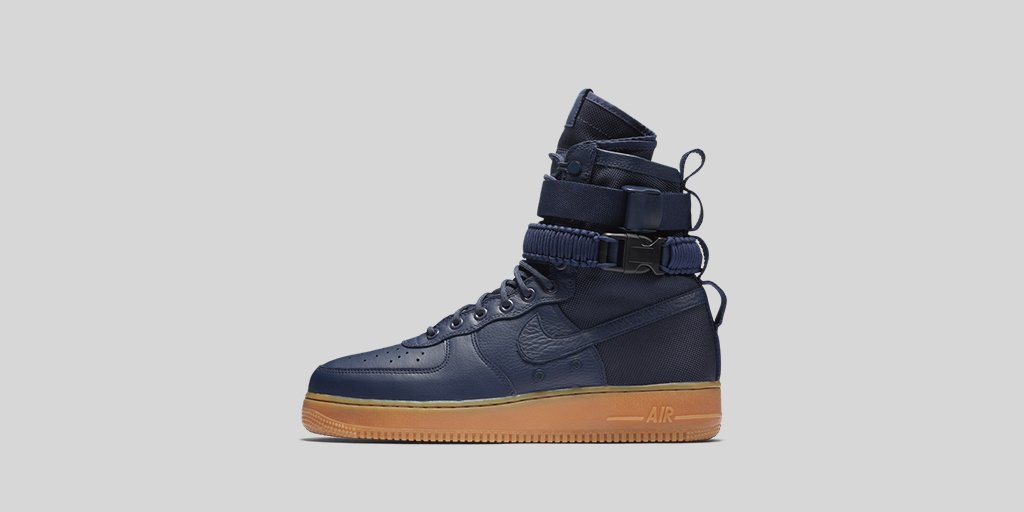 The @nikesportswear SF AF1 "Midnight Navy".

Available now: swoo.sh/2xstzPt