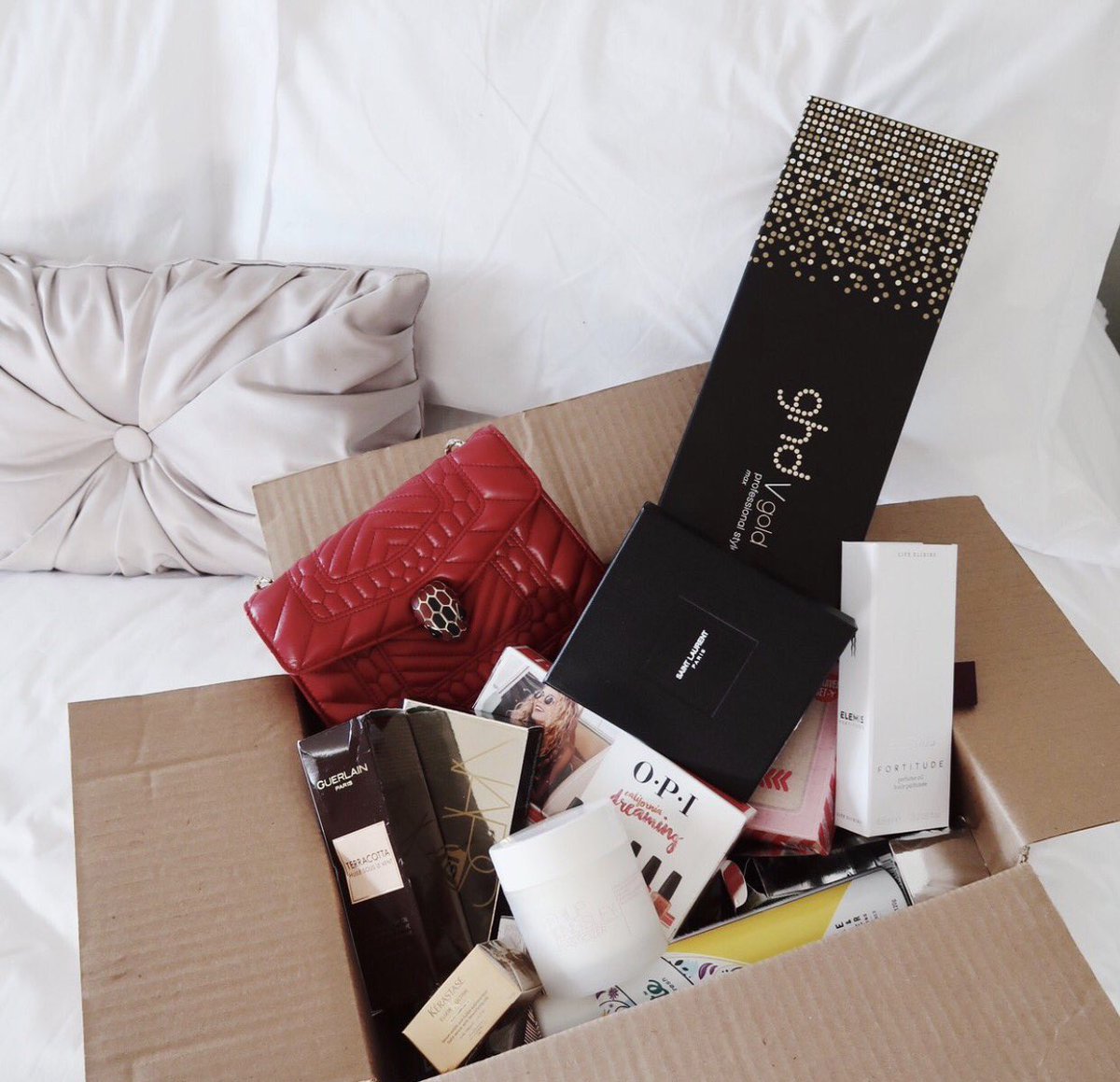 I hope I win!! Love you Lydia you're amazing ♥️ <a href="/LydiaEmillen/">Lydia</a>  #lydiaelisemillen500k ♥️♥️♥️