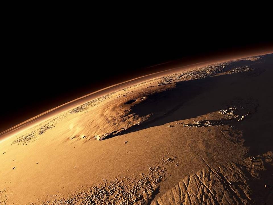 Learntoskywatch's tweet image. The tallest mountain in our solar system &quot;Olympus Mons&quot; on Mars is 15 miles high and is 3x the height of Everest!