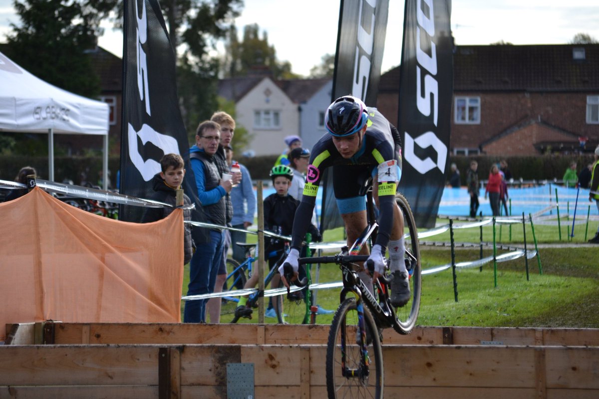 bentulett01's tweet image. Happy to take a solo victory at Derby National Trophy! A massive thanks to @dean0downing @beelinebicycles @ChallengeTires @Specialized_UK