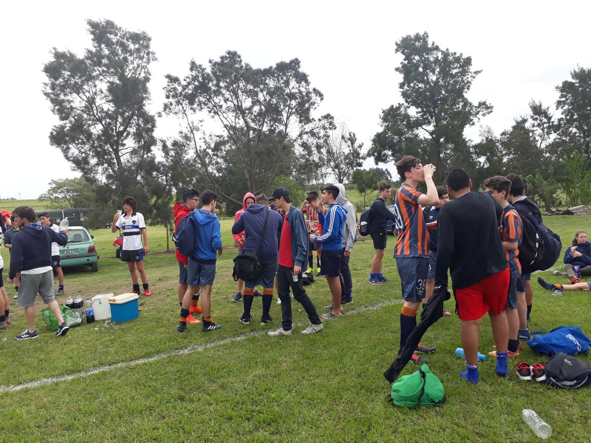 Tercer tiempo con la gente de <a href="/CPC_LigaU/">Carrasco Polo</a> y <a href="/MVCCFutbol/">MVCC Fútbol</a> #333er #BajemosLaPelota <a href="/LUD_Oficial/">Liga Universitaria de Deportes</a>