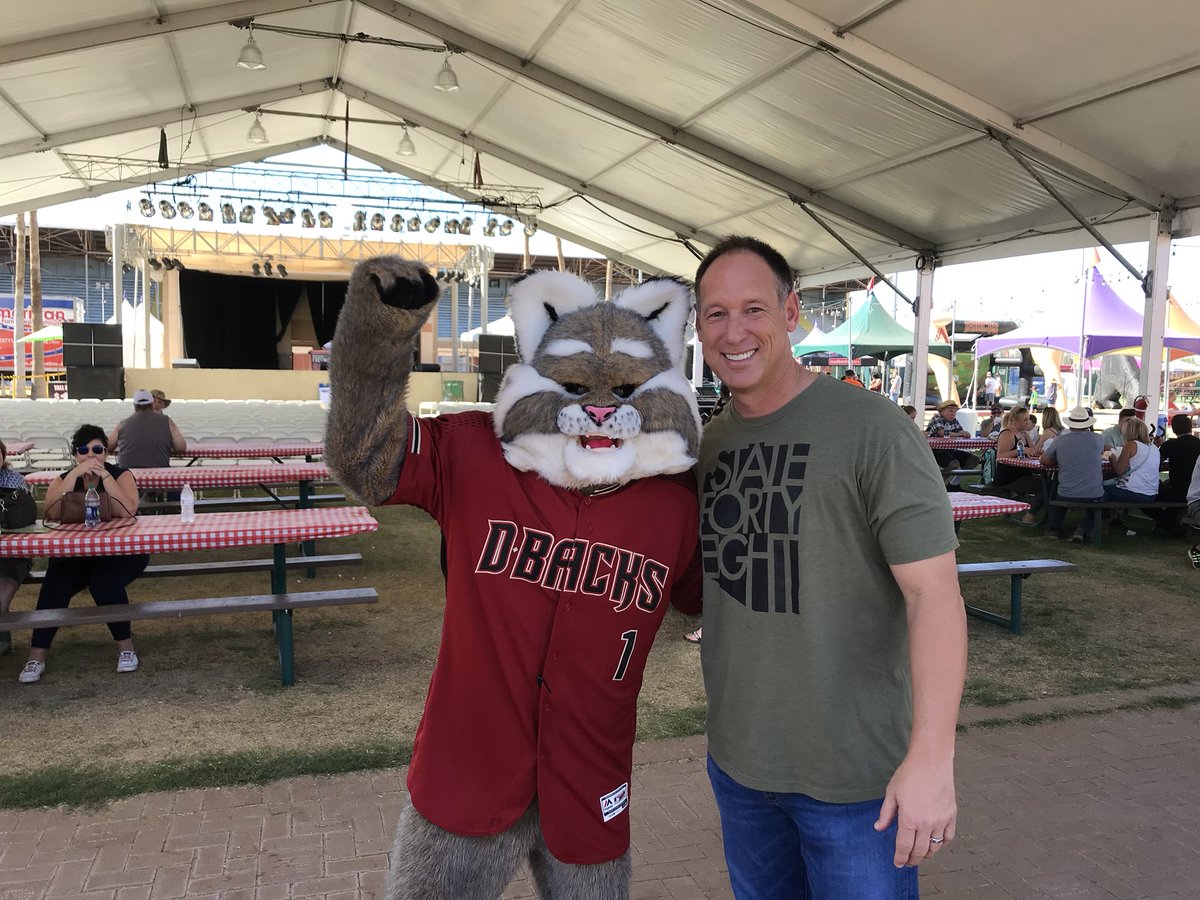 Luisgonzo20's tweet photo. Beautiful day at the @azstatefair with my furry friend @DbacksBaxter reminding fans to cheer on the @Dbacks tomorrow! #OurSeason #GoDbacks https://t.co/8r99Av9gCF