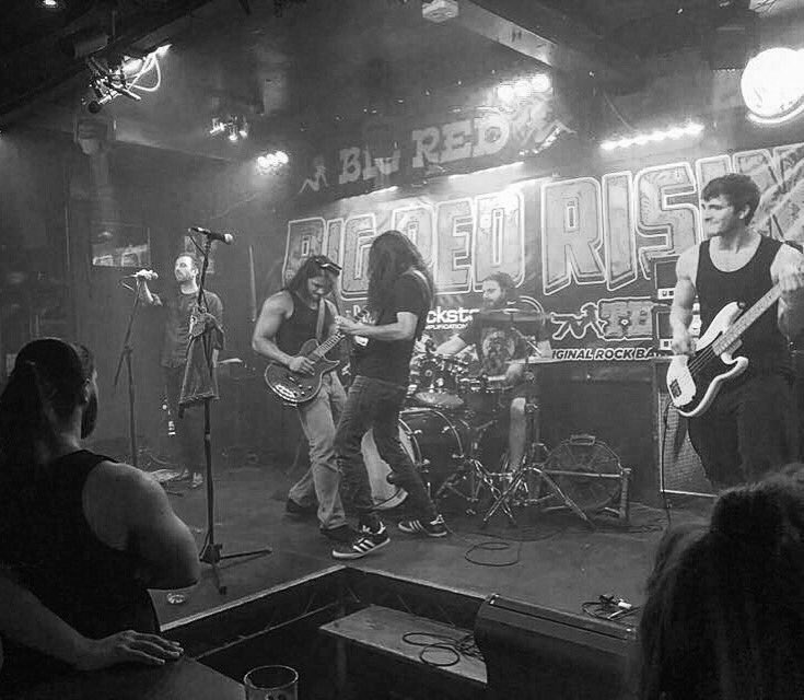 _SOAR_band's tweet photo. @BigRed_Rising @TheBigRedLondon #SOAR https://t.co/cynA9eO6No