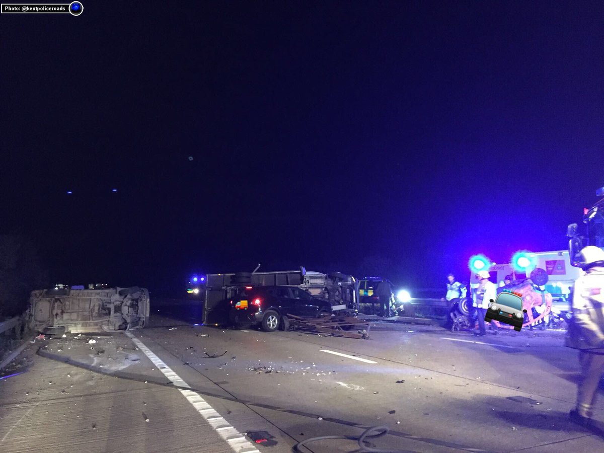 Kent_999s's tweet photo. M20 update: Scene of multi-vehicle crash M20 coastbound J8-J9. https://t.co/KzplhhUTFn