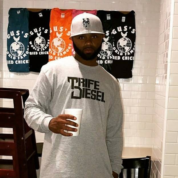 GIFTREVOLVER's tweet photo. That's ill.Trife Rocking the new logo work I did on the long sleeve.Represent #hiphop #TrifeDiesel #ProjectPope2 #GiftRevolver The Diesel! https://t.co/jgEt1rFWac
