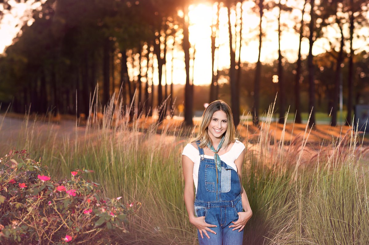 1VintageCouture's tweet photo. Session Reveal of our lovely gorgeous @tessy911 !ππMUAH by @whitneeyyjones@π #LibertyChristian #seniorinspire #modersenior #seniorsunday https://t.co/OnHjWwK4KV