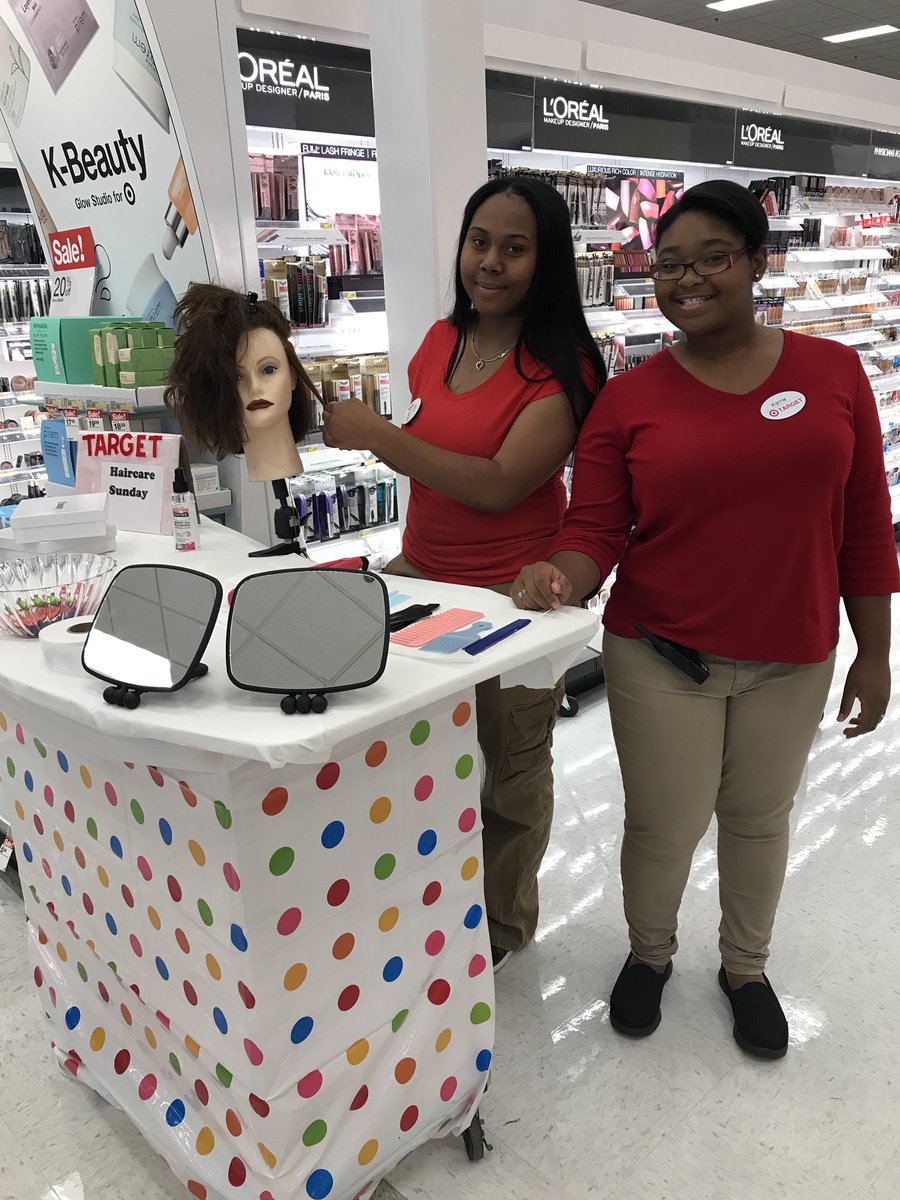 Mariah &amp; Korrie are having fun educating our guests about hair products &amp; styling tools on Haircare Sunday at T1366 <a href="/Katemard1/">Kate</a> <a href="/rickd0055/">Rick Dengelegi</a>
