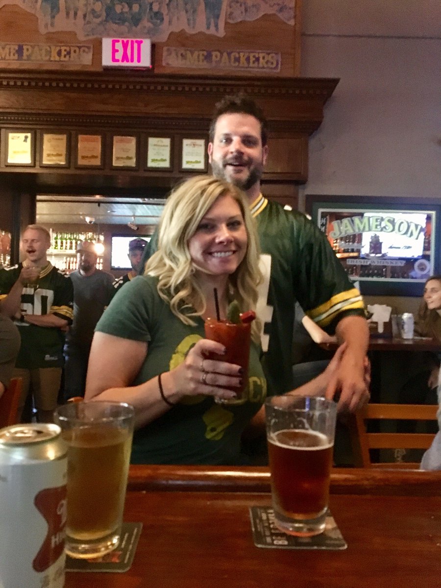 WhosonThirdMKE's tweet image. Looking for a place to watch the game? We’ve got 60cent wings and $10 pitchers of Miller lite! #gopackgo #packersunday #imonthird