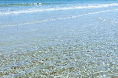 XusoJones's tweet photo. RT si quieres volver a ver el Mar Menor asi ... #VolandoVoyMarMenor #Murcia @JesusCalleja https://t.co/DsplNkZL2F