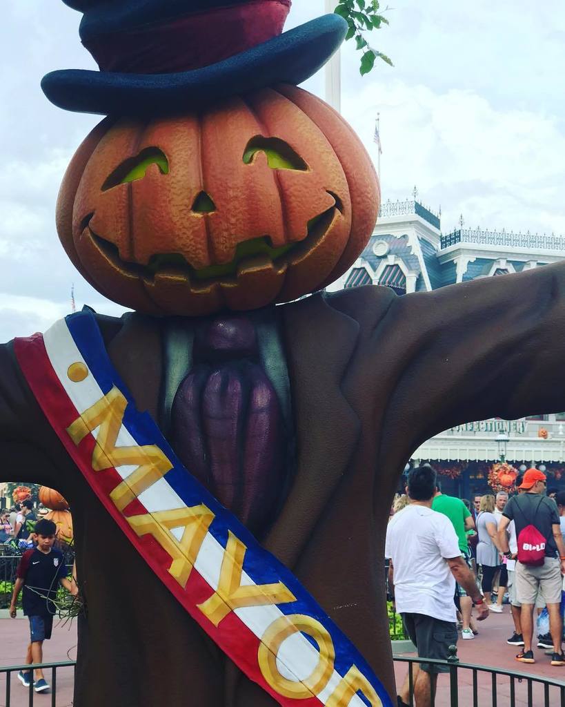 Mouse2YourHouse's tweet photo. Having a smashing good time at MK with @cafefortyseven! Come say hi - we have goodies for all as part of our #myha… https://t.co/6l0RRE9ar2 https://t.co/dJAqRKOS0r