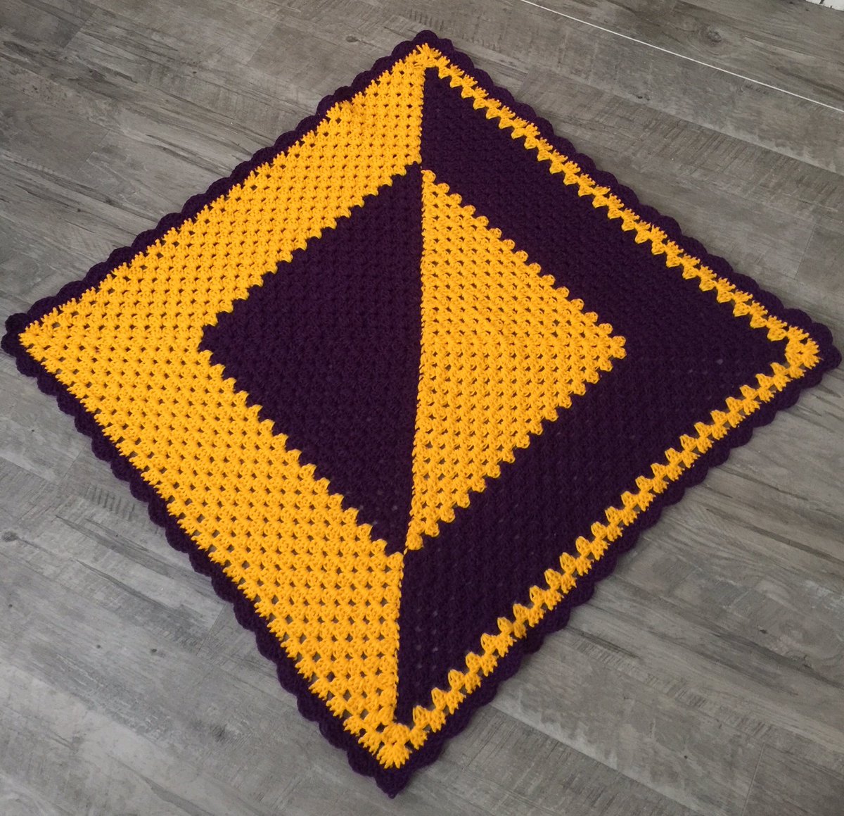 Team Spirit Blanket #optical illusion