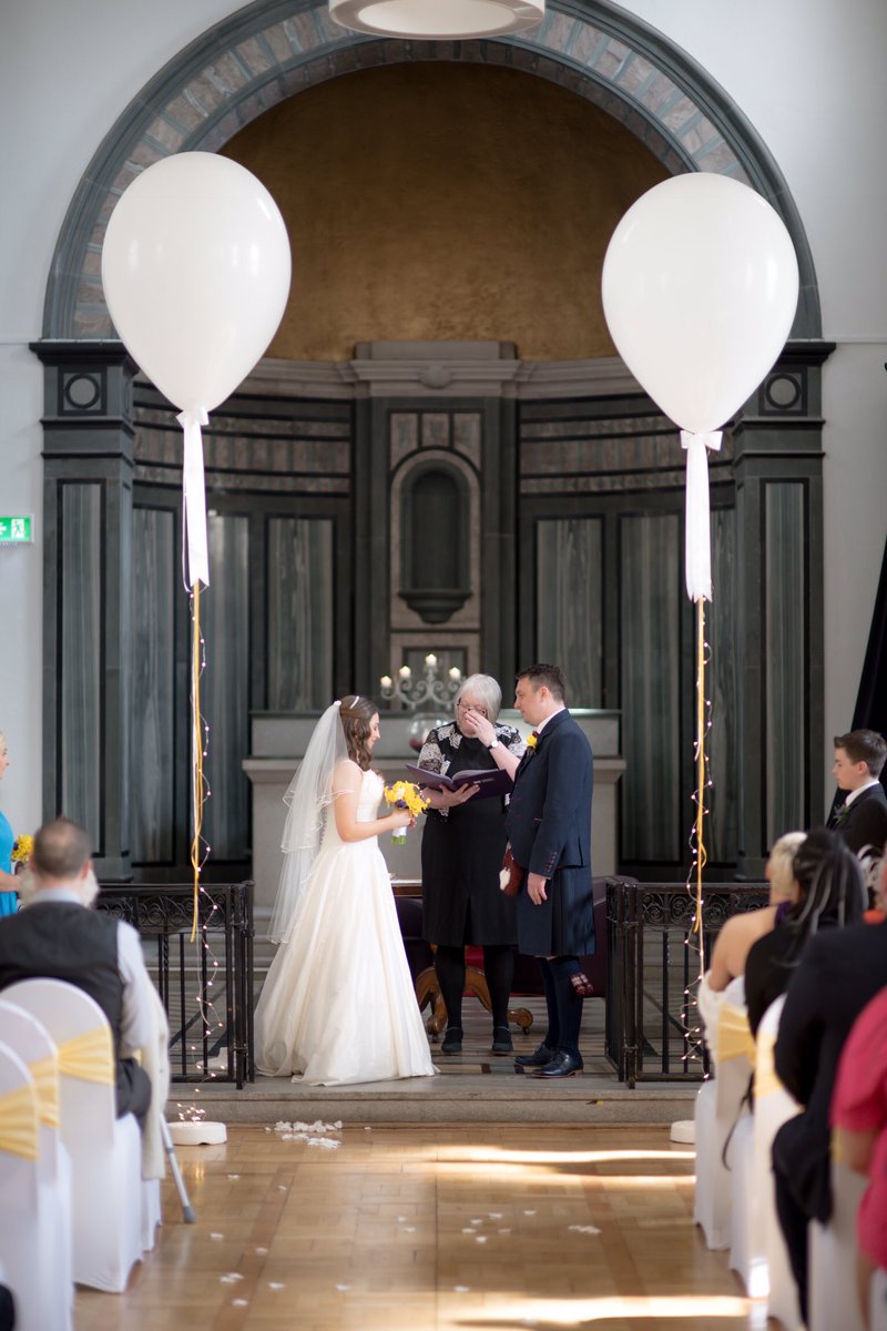 April weddings #bigballoons #balloons #aprilwedding #weddingseason
