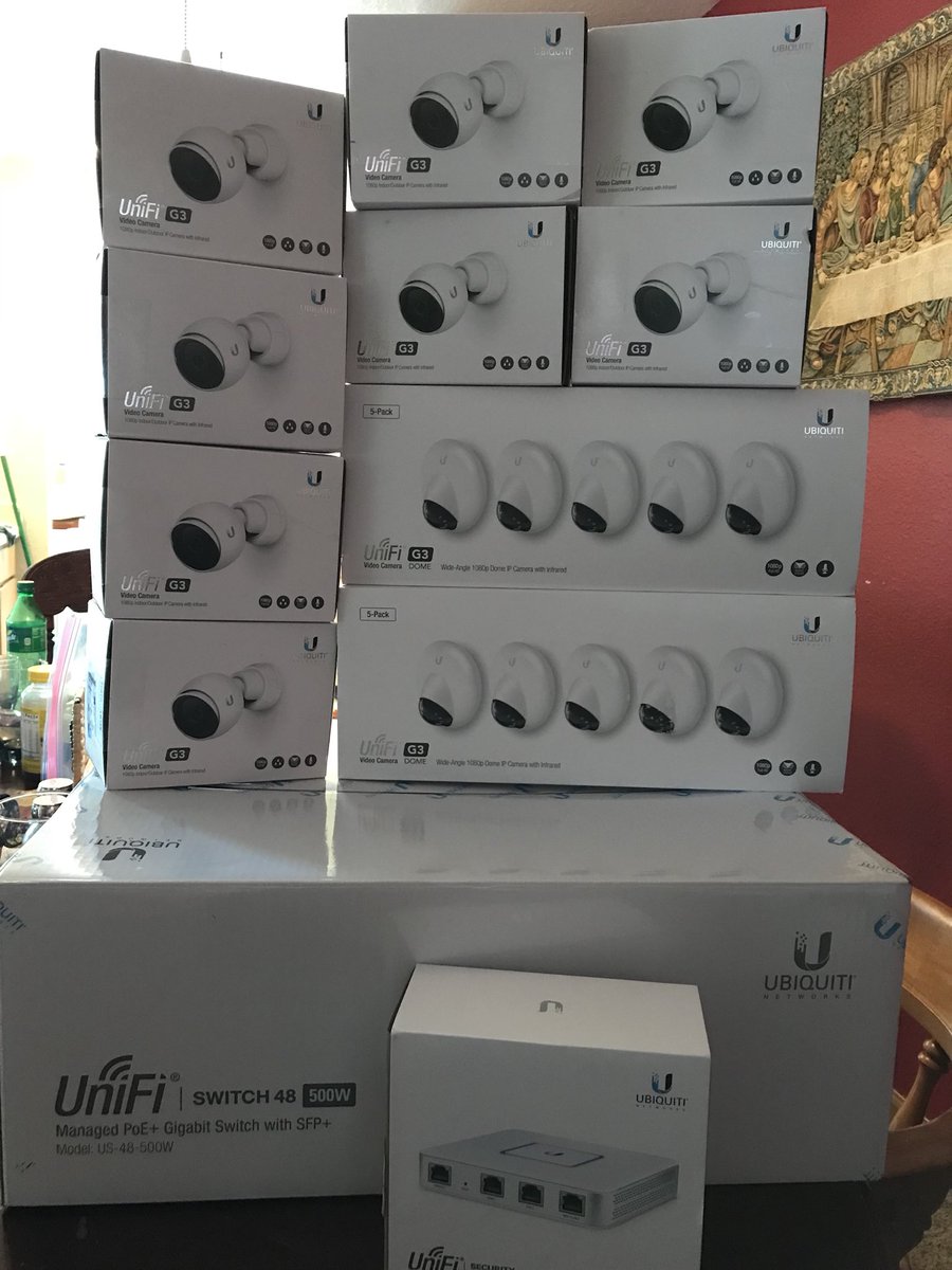 ConnerTechSol's tweet image. We love when these boxes show up! It’s an IT guys Christmas each time. @ubnt #techbiz