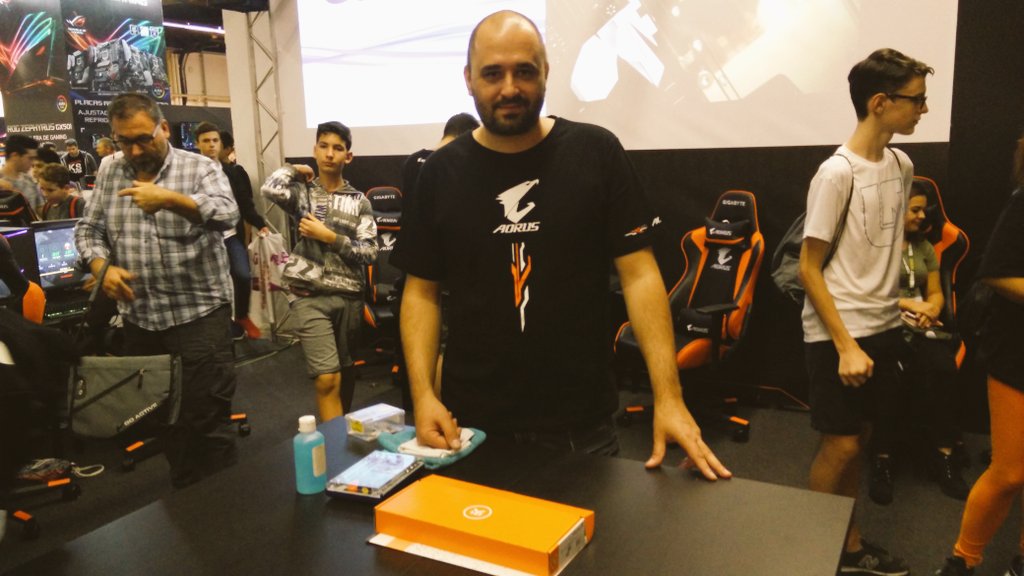 dekamodder's tweet photo. Fantástico fin de semana en @BCNGamesWorld junto con @aorus_es y @futurexpe ,  gracias por to2 equipo! y muchas gracias a to2 vosotros  ;) https://t.co/8ROXTvjZp5