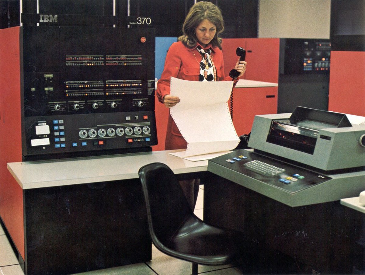 Twitter 上的humanoid History The Ibm System 370 Model 145 In A Promotional Image 1970 Tech History T Co Xga37h35qt Twitter