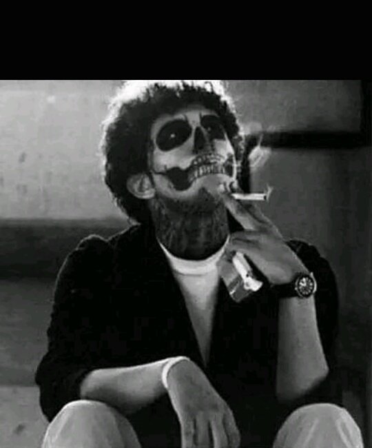 Abode95793130's tweet image. Smoking is very healthy to my emotions !!.