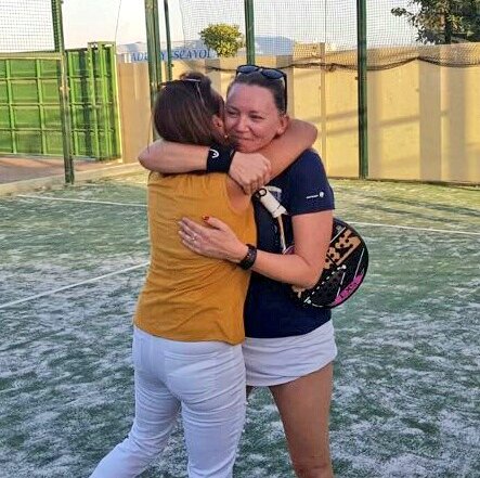 AquadelFem's tweet photo. Cuándo crees en lo que haces ya has ganado.Buen comienzo chicas.Qué grandes sois#OnFire  #AquadelPadelTeam"D"  #Gladiadoras #TenientesTeam https://t.co/6N8WWDpECh