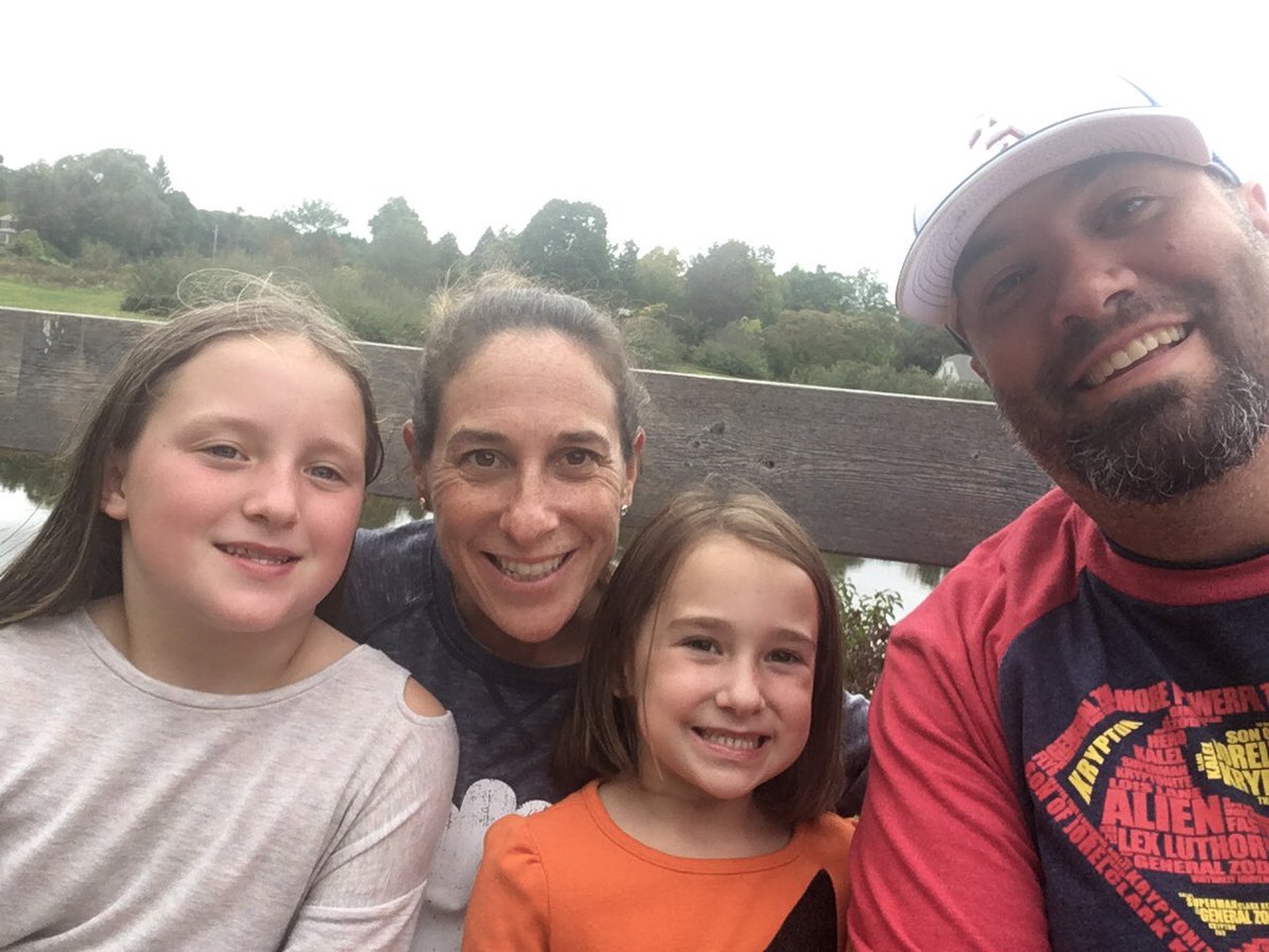 ClockerTalk's tweet photo. Great day with my family at George Hill Orchards. #FamilyReconnectWeekend https://t.co/TcHLLGmrIZ