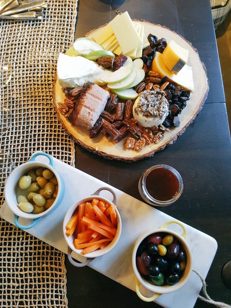 KelseyKash_'s tweet photo. Thanks for taking such good care of us today, #springbankcheese! https://t.co/ksY8lx9pjj