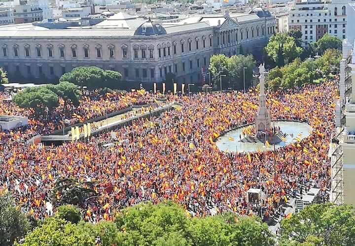 FamiliaEspanola's tweet photo. Buenas noches a los españoles de bien. Muy orgulloso de la marea patriótica de este finde semana.

Que nunca se olvide. ¡Viva España! https://t.co/g81uiyKo0b
